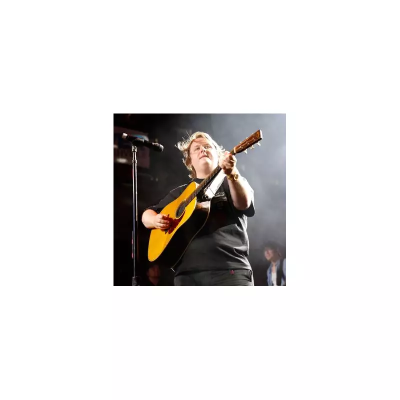 Busker's Stunning Lewis Capaldi Cover Stops Crowds in Their Tracks