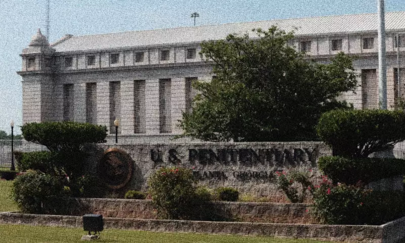 Irish Tourist Detained in US Ice Facility Sparks Diplomatic Row