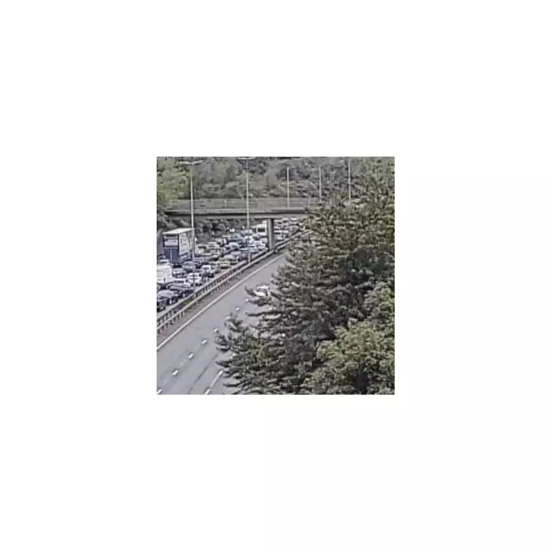 M60 Chaos: Oasis Warehouse Crash Causes Major Delays - Live Updates