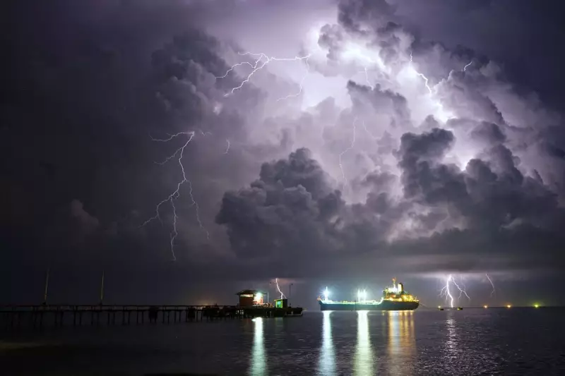 Mysterious Lightning Strikes: Scientists Unravel the Secrets of High-Altitude 'Gigantic Jets'