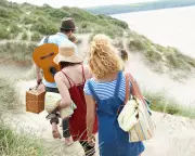 10 Genius Holiday Hacks to Save Money and Maximise Fun in 2025