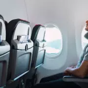 5-Minute Trick to Fall Asleep on a Plane – Expert Tips for Stress-Free Travel