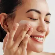 7 Must-Have Summer Glow Essentials for Radiant Skin All Season