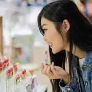 Beauty Lovers in Frenzy Over Viral £5.99 Lip Oil – Is It Worth the Hype?