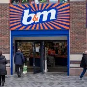 B&M's Stunning 10-Shade Eyeshadow Palette Now Just £5 – Don't Miss This Beauty Bargain!