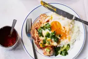Crispy Pork Chop Rice with Fried Egg & Spring Onion Sauce: A Comforting Classic