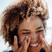 Dermatologists Warn Against Free Skincare Samples: Hidden Dangers You Need to Know