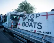 Dover Asylum Protests Endanger Small Boat Migrants, Charities Warn