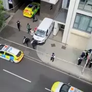 Dramatic Footage Shows Brave Police Officers Rushing to Save Man from Westminster Bridge Fall