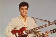 Elvis Presley Returns as a Hologram: Groundbreaking Show Stuns Fans