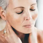 Estée Lauder's Radiant Skincare Bundle: A Must-Have for Glowing Skin This Summer