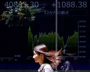 Financial Markets Surge as Trump Strikes Tariff Deal with Japan