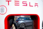 FTSE 100 Slips as Tesla Faces New Tariffs: Market Update