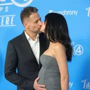 Ioan Gruffudd Spotted in Steamy Kiss with Pregnant Bianca Wallace – Romance Heats Up!