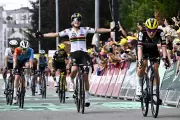 Kim Le Court Storms to Victory in Tour de France Femmes Stage Five