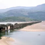 Luxury Coastal Journey: The UK's Most Opulent Train Ride with Stunning Seaside Views