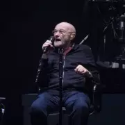 Phil Collins Rushed to Hospital After Collapsing at Hospice Visit – Shocking Details Revealed