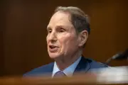 Senator Wyden Demands Release of Epstein's Banking Records Linked to Billionaire Leon Black
