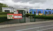 Terrified Schoolgirl Trapped Inside Primary School Calls 999 – Dramatic Rescue Through Window