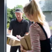 Woman Shocked After Opening Missguided Parcel to Find 10 Live Snakes Inside