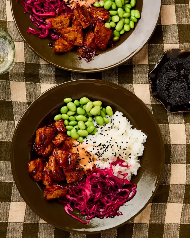 Fiery BBQ Tempeh Rice Bowl Recipe: A Vegan Feast with Lime Sriracha Sauce