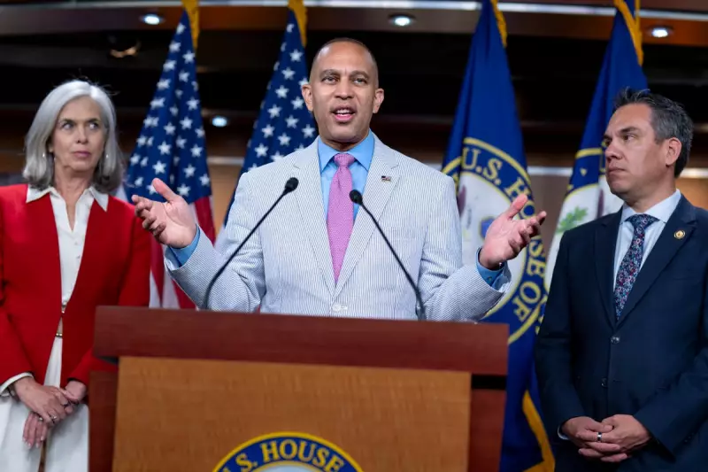 US Midterms Poll Shows Tight Race Between Democrats and Republicans
