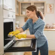 2p Cleaning Hack: How to Remove Limescale from Your Toilet, Shower & Oven with a Cheap Household Staple