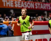 AC Milan Eye Man Utd's Hojlund as Spurs Chase Argentine Prodigy Paz