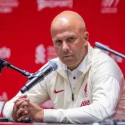 Arne Slot Eyes Hugo Ekitike as Liverpool's Next Big Signing – PSG Striker in Demand