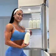 Bodybuilder's Breast Milk Routine Goes Viral: 'It's My Secret Weapon'
