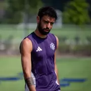 Bruno Fernandes Sparks Outrage with Manchester United Captaincy Decision – Rio Ferdinand Demands Change