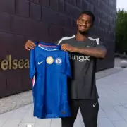 Chelsea and Liverpool Battle for Ajax Starlet Jorrel Hato – Who Will Win the Transfer Race?