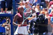 Coco Gauff Powers Past Magdalena Fręch into US Open Fourth Round | Dominant Display at Flushing Meadows
