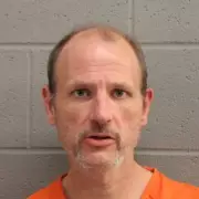 Dangerous Manhunt Underway: Suspect Accused of Brutal Murder on the Run