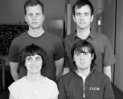 Dick Diver’s Magical Reunion: Melbourne’s Beloved Dolewave Band Lights Up the Stage