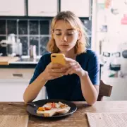 Dietitian Warns: Young People Risk Health by Skipping Breakfast for Coffee