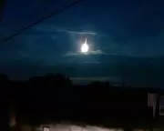 Dramatic Fireball Illuminates Japanese Night Sky: Meteor Spectacle Captivates Millions