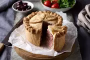 Easy Summer Picnic Bakes: Savoury & Sweet Recipes to Try Now