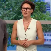 Emma Willis Stuns in Waistcoat on This Morning – Fans Go Wild Over Her Look!