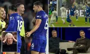 Everton in Turmoil: Moyes and Tarkowski Fume Over 'Bizarre' Penalty Decision as Neville and Carragher Weigh In