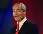 Farage's Mass Deportation Blueprint Torpedoed by Top Legal Minds | The Guardian