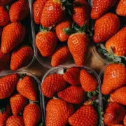 Five-Second Hack to Keep Strawberries Fresh for Weeks – No Fridge Needed!