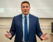 Health Secretary's Pharma Standoff: Wes Streeting's Tough NHS Negotiations Hit Critical Stage