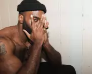 Hull Rapper Chiedu Oraka Joins Coldplay on Stage for Electrifying Performance