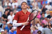 Jannik Sinner Battles Past Denis Shapovalov in Gruelling Five-Set US Open Thriller