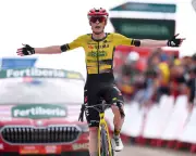 Jonas Vingegaard Stages Epic Vuelta a España Comeback with Daring Valdezcaray Victory | Cycling News