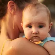 Kind Stranger's Heartwarming Gesture Leaves Mum in Tears at Train Station