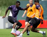 Kobbie Mainoo at a Career Crossroads: Manchester United's Rising Star Faces Uncertain Future