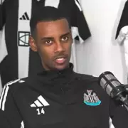 Liverpool and Newcastle Battle for Alexander Isak as Transfer Saga Heats Up