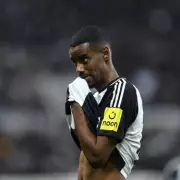 Liverpool Eye Alexander Isak as Potential Salah Replacement – Transfer Rumours Heat Up